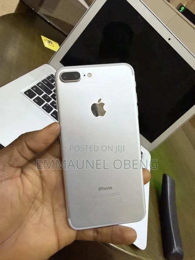 Apple iPhone 7 Plus 128 GB Silver · Photo 1