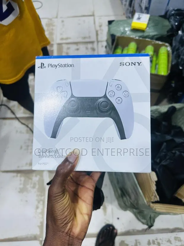 PS5 Controller · Photo 1