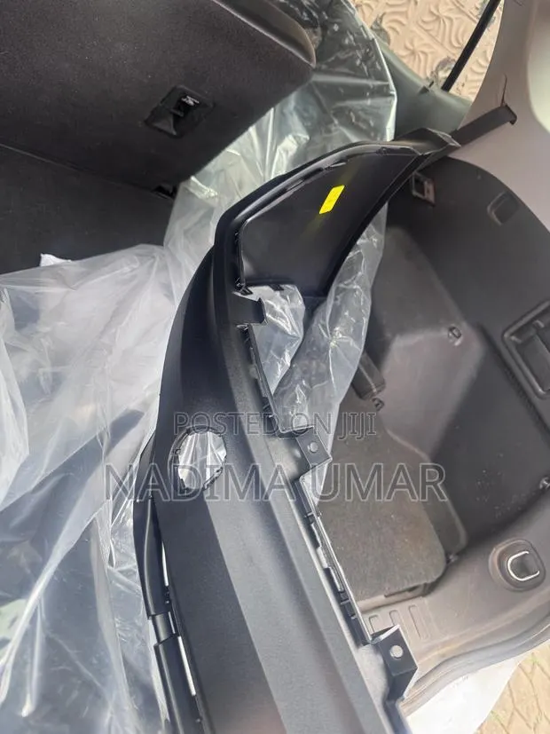 2019 GMC Back Bumper Complete · Photo 1