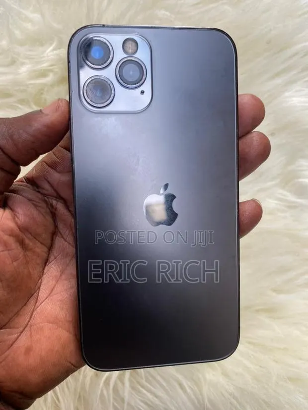 Apple iPhone 12 Pro 128 GB Gray · Photo 1