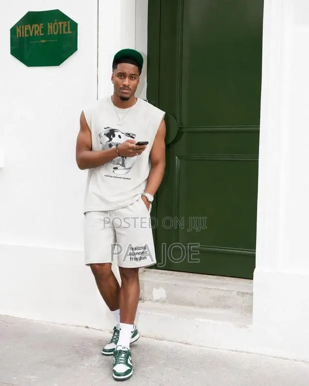 Sleeveless Top and Down · Photo 1