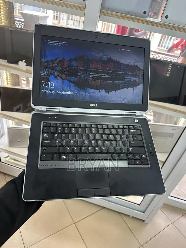 Laptop Dell Latitude E6430 8GB Intel Core i7 HDD 250GB · Photo 1