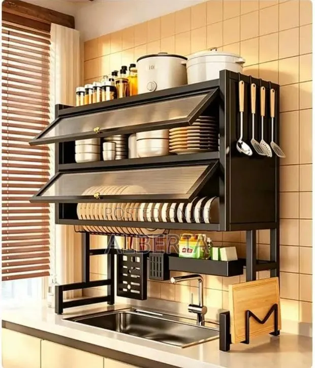 Metallic Plates Rack · Photo 1