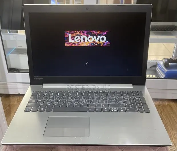 Laptop Lenovo IdeaPad 330 4GB Intel Celeron HDD 500GB · Photo 1