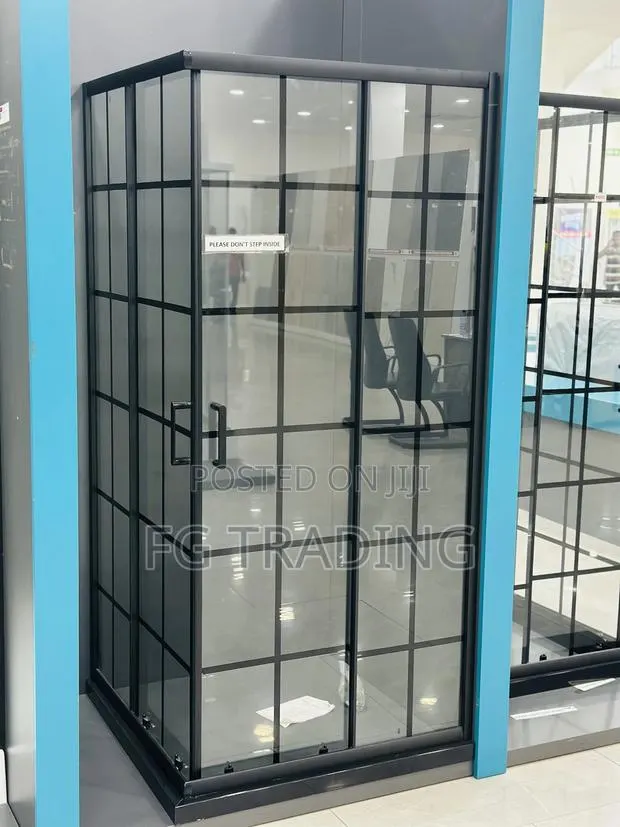 Black Shower Cubicle _ Glass Shower Room _ Sliding Glass · Photo 1
