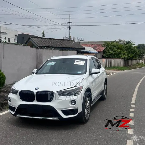 BMW X1 xDrive28i AWD 2017 White · Photo 1