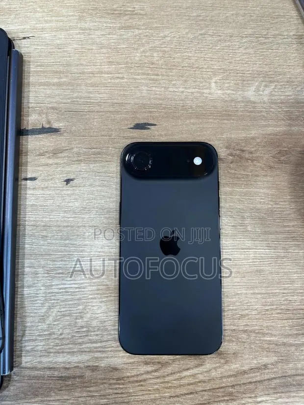 Apple iPhone Air 256 GB Black · Photo 1