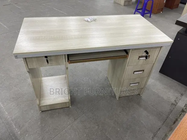 Wooden Office Desk/Office Table · Photo 1