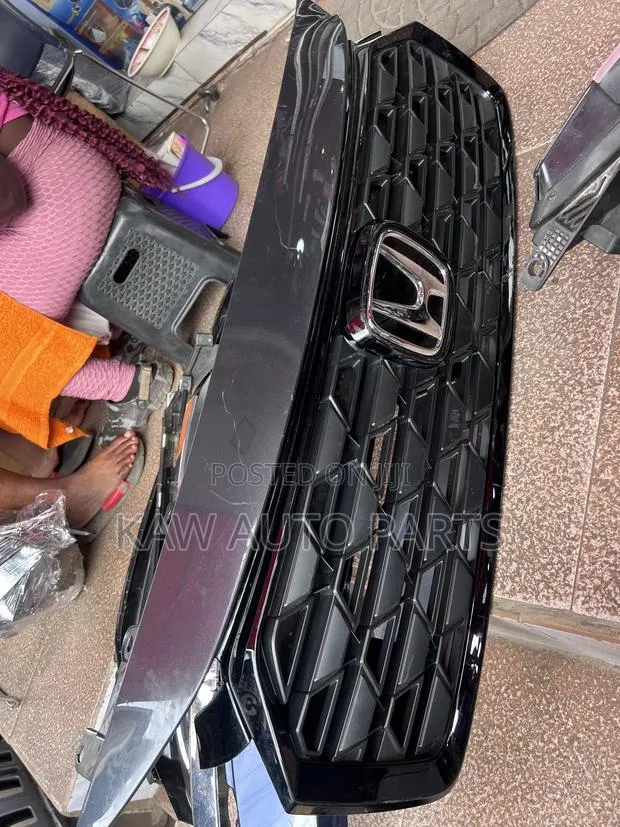 2022,2023,2024,2025 Grille for Honda HRV · Photo 1