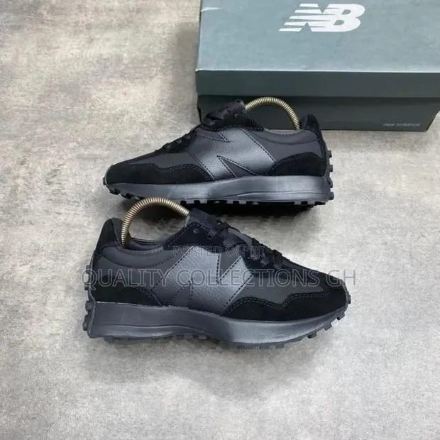 New Balance 327 Black · Photo 1