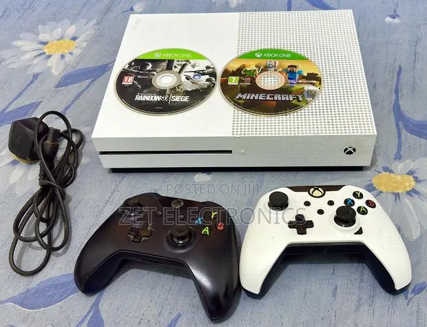 Xbox One S · Photo 1