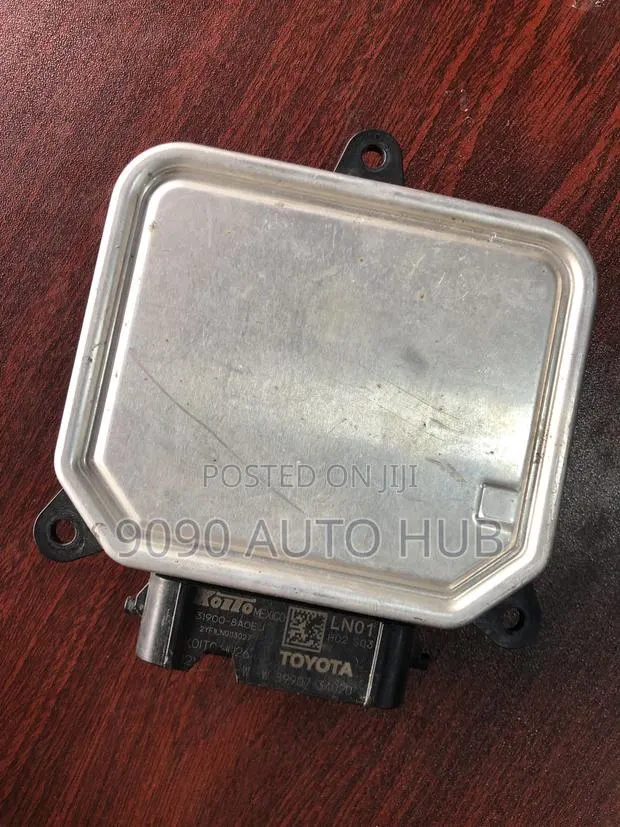 Toyota Tundra 2020 2021 2022 2023 2024 Headlight Board · Photo 1