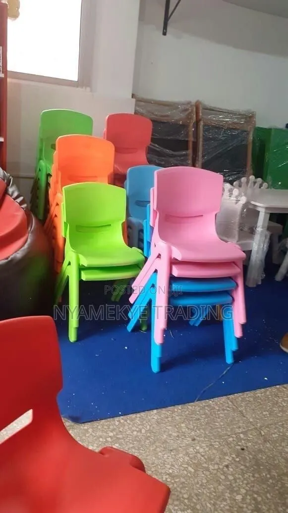 Plastic Kids Chairs for Schools and Playrooms · Photo 1