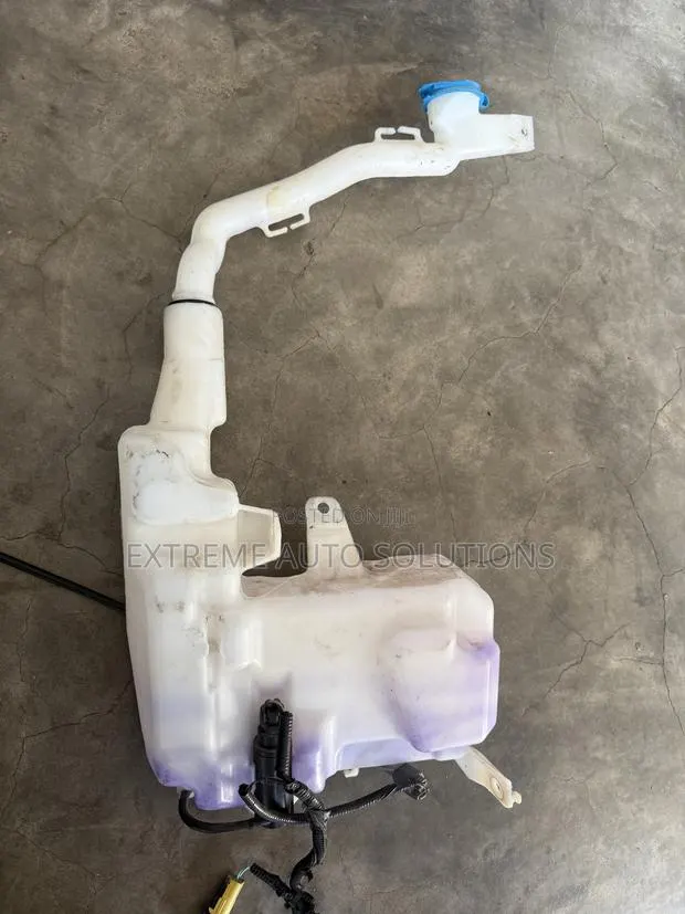 Honda Civic Washer Bottle Tank Reservoir 2020 · Photo 1