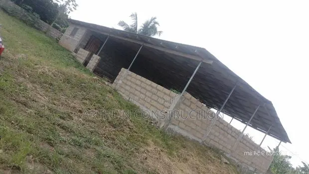 Commercial Property Close to Main Road for Rent at Ag Swedru · Photo 1