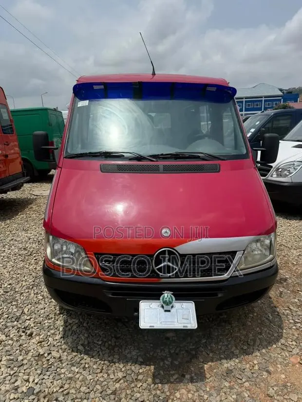 Mercedes-Benz Sprinter 2005 Red · Photo 1