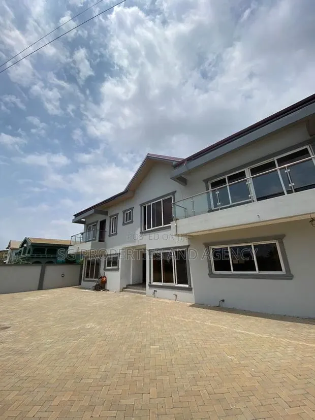 1bdrm Apartment in Sakumono, Spintex for rent · Photo 1