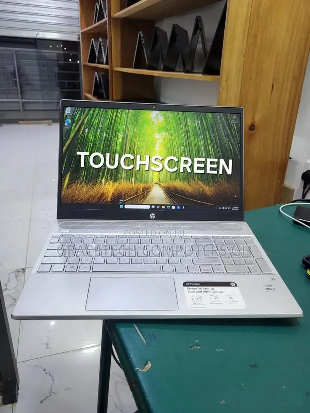 Laptop HP Pavilion 15-cs3063cl 12GB Intel Core i5 SSD 512GB · Photo 1
