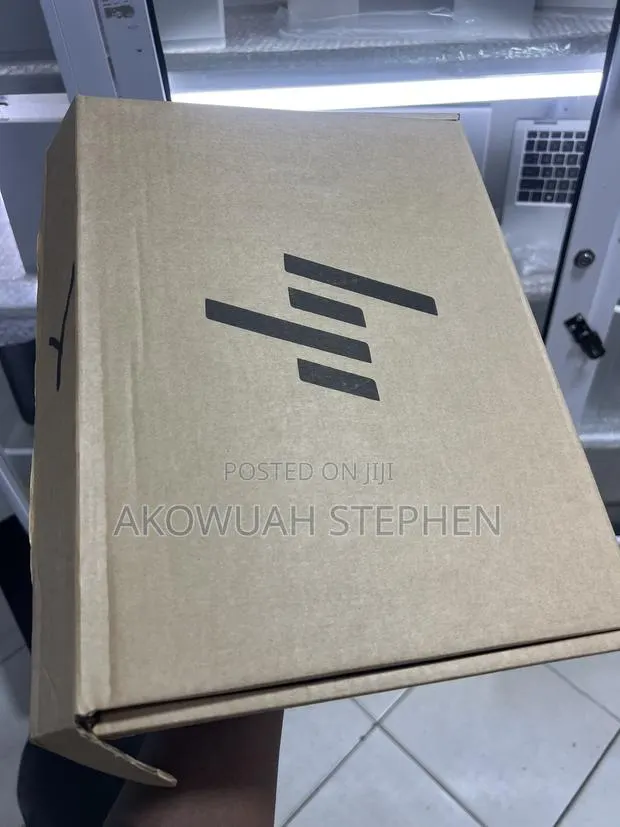 New Laptop HP EliteBook 840 G5 8GB Intel Core i5 SSD 256GB · Photo 1
