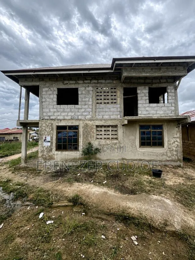 6bdrm House in Kasoa Winga for sale · Photo 1