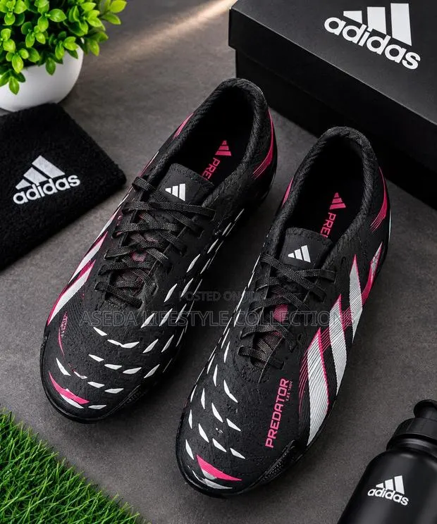 Adidas Football Boots · Photo 1