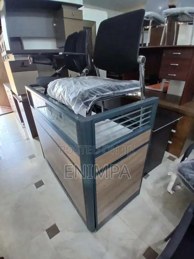 An Authentic Brown Single Workstation · Photo 1