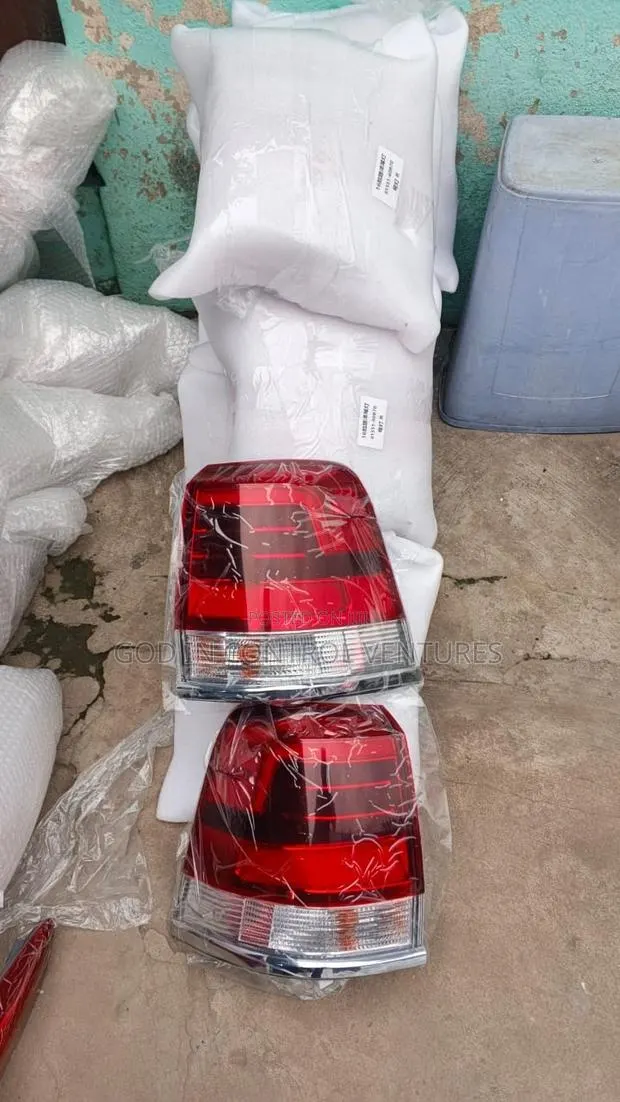 Land Cruiser 2016 Taillight · Photo 1