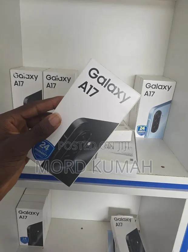 New Samsung Galaxy A17 128 GB Silver · Photo 3
