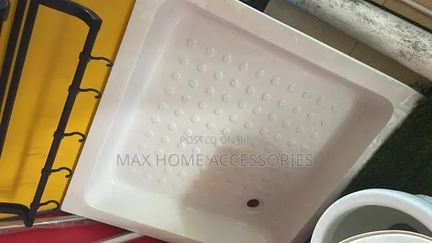 Shower Tray · Photo 1