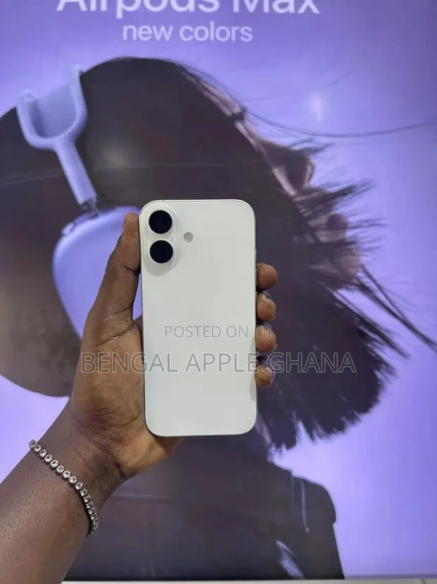Apple iPhone 16 128 GB White · Photo 1