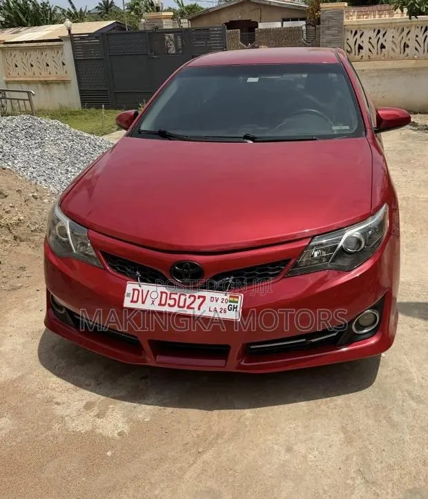 Toyota Camry SE 4dr Sedan (2.5L 4cyl 6A) 2014 Red · Photo 1