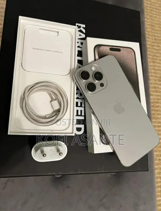 Apple iPhone 15 Pro Max 256 GB Gray · Photo 1