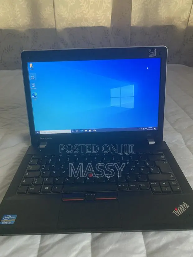 Laptop Lenovo ThinkPad T14 6GB Intel Core i5 HDD 500GB · Photo 1