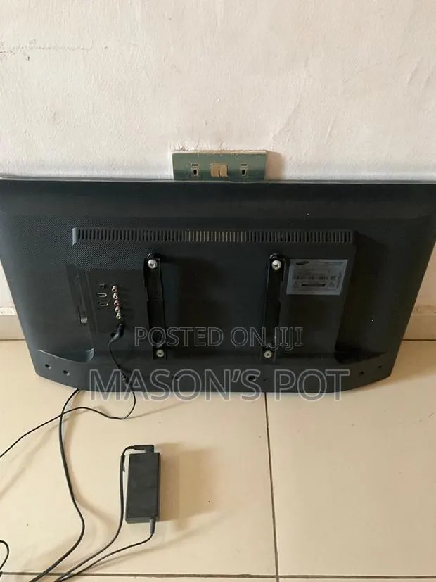 32 Inches Samsung Television · Photo 1