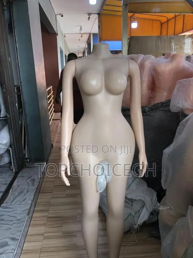 Mannequin/Dummy With Hands · Photo 1