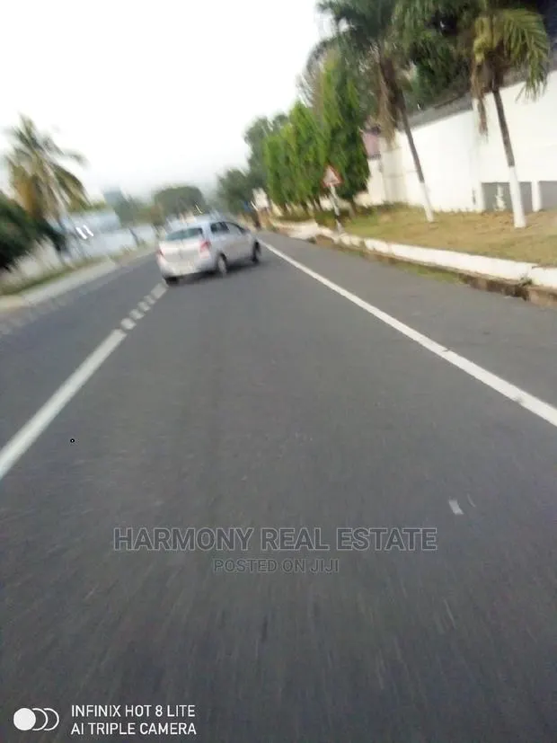 5bdrm House in Airport Residential Area for Sale · Photo 1