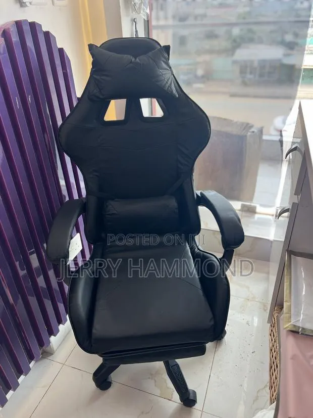 Gaming Chair · Photo 1