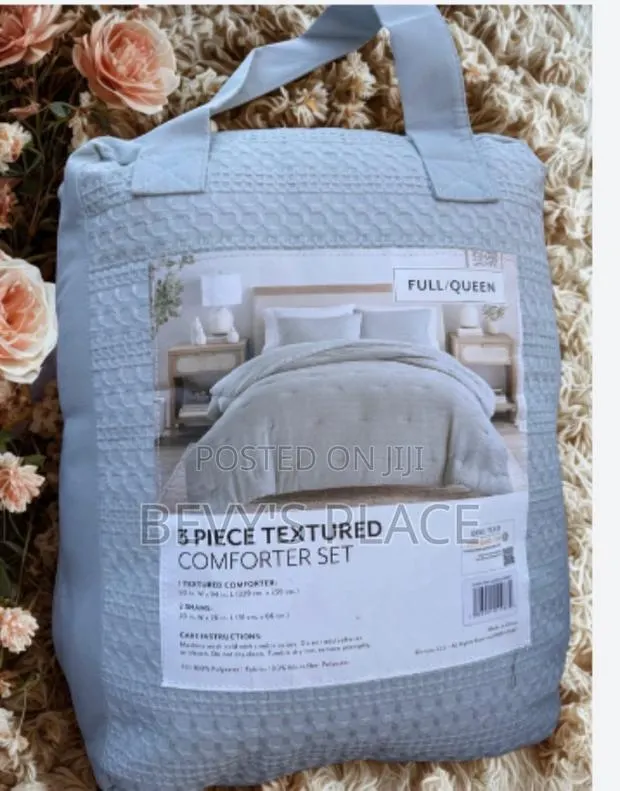 3 Pieces Comforter Set · Photo 1