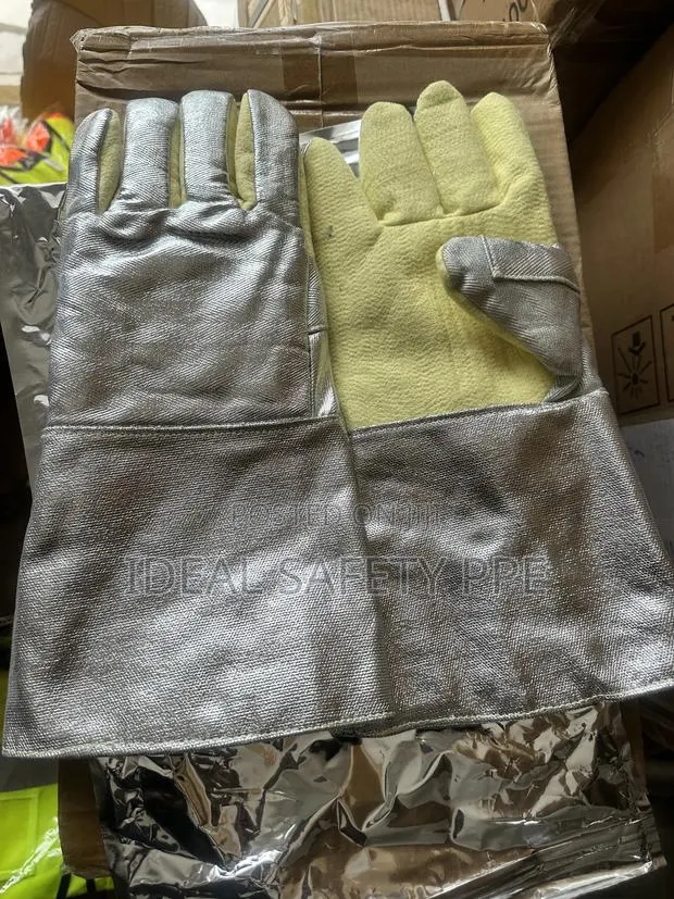 Aluminized Heat-resistant Glove · Photo 1