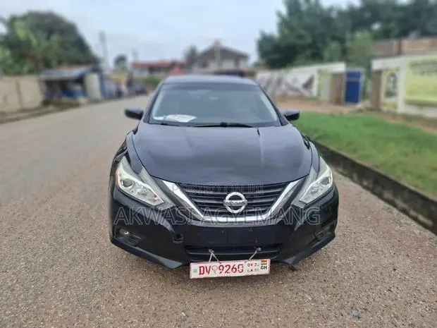 Nissan Altima 2.5 SV 2016 Black