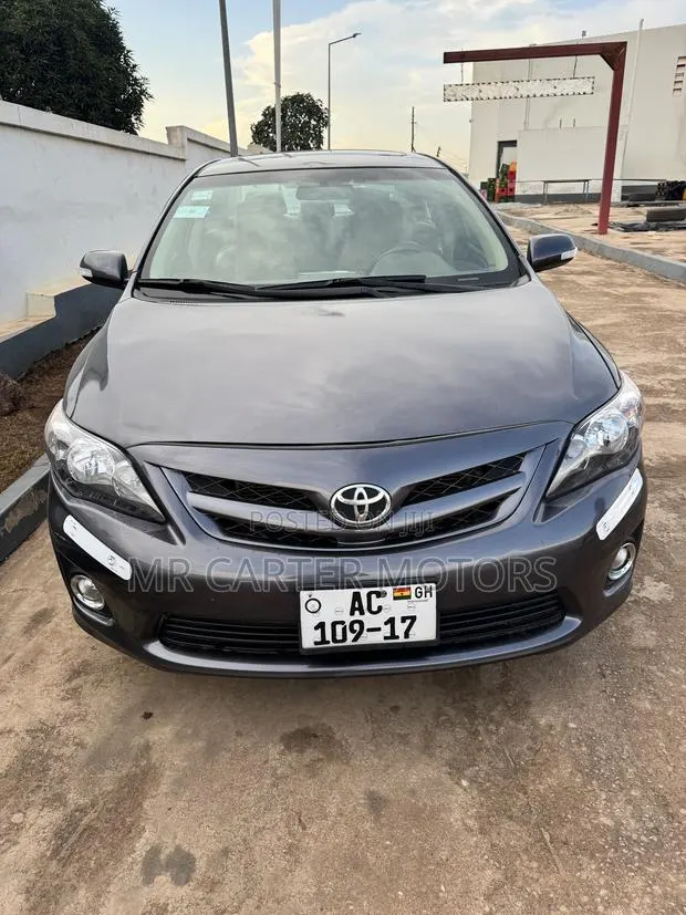 Toyota Corolla LE 4dr Sedan (1.8L 4cyl 4A) 2010 Gray · Photo 1