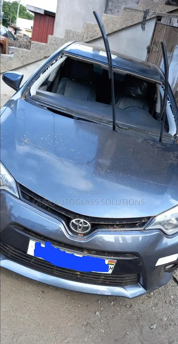 2014 Toyota Corolla Windscreen Available · Photo 1