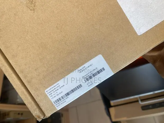 New Microsoft Surface Pro 11th Edition, a Copilot+ PC 16GB SSD 1T · Photo 1