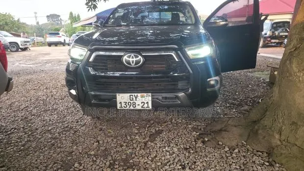 Toyota Hilux Revo Single Cab Deisel 2.8 RWD 2021 Black · Photo 1