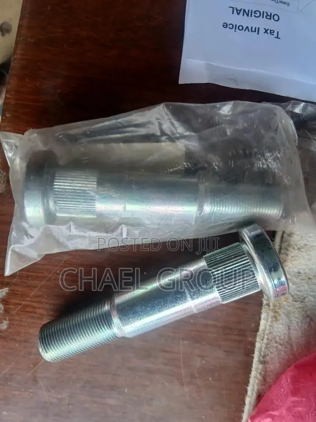 Heavy-Duty Bus Wheel Stud / Wheel Stud Bolt · Photo 1