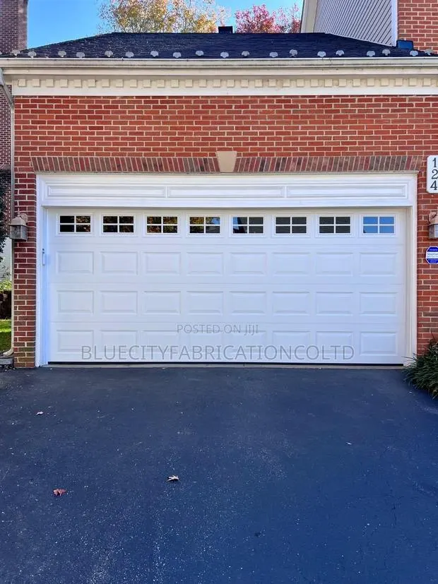 18ft X 8ft Garage Door With Small Windows/Fanlight for Sale · Photo 1