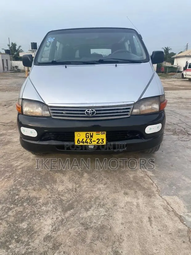Toyota HiAce 2008 Silver · Photo 1