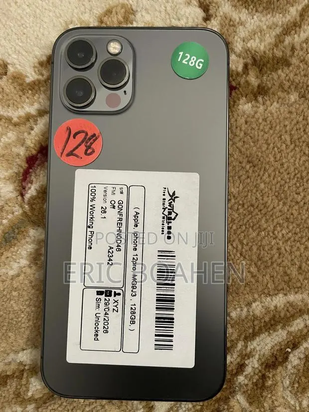 Apple iPhone 12 Pro 128 GB Graphite · Photo 1