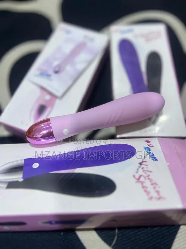 Rechargeable Women Vibrator Wand Dildo Sex Toy · Photo 1