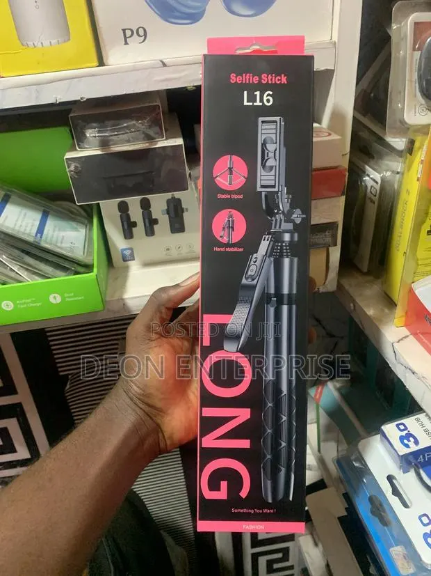 L16 Selfie Stick · Photo 1